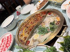-小天鹅火锅·一线江景洪鼎旗舰店(洪崖洞店)