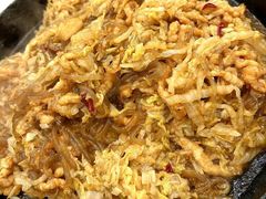 东北酸菜炒肉丝-桃子餐厅·天津菜(王顶堤总店)