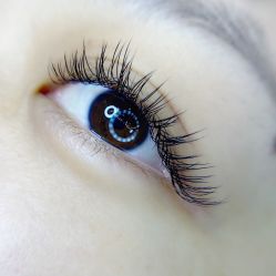 -花岐款式专研健康美甲沙龙
