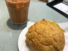 豬扒菠蘿油-华嫂冰室(尖沙咀店)