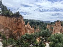 -彩色沙林风景区