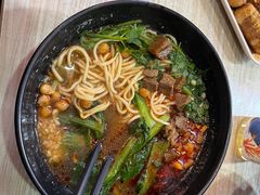 -爆炸头阿姨小四川正宗川味小吃(无任何分店)