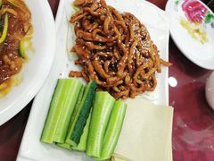 -津鲁园饭店