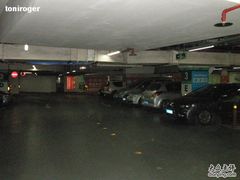 -百联西郊购物中心·停车场