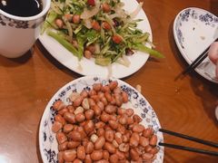 老醋花生米-玫瑰红烤羊排(北新桥三条店)