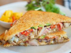 -ROAST coffee & eatery