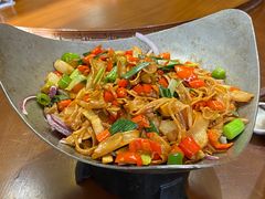 -东口码头·烧鸽子·鱼头泡饼·地方菜(金鹰悦城店)