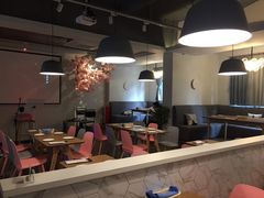 -樱花里音乐餐吧·牛扒椰子鸡(东圃店)