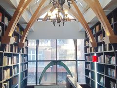 -钟书阁(松江泰晤士小镇店)