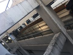 -虹桥火车站-停车场