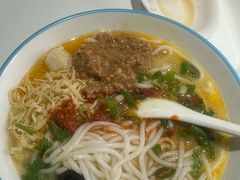 -灵芝妹子海鲜米线(劳动公园店)