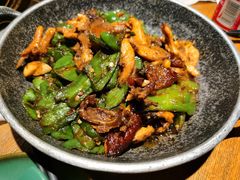 擂辣椒烧手撕鸡-吃饭皇帝大土家民族菜(正大广场店)