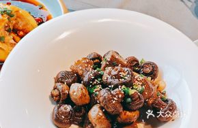 Beef Cubes Dry-Fried Mushrooms