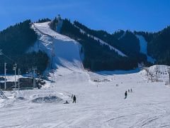 -丝绸之路山地度假区滑雪场