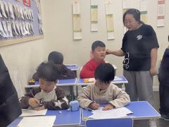 -缤纷鸟美术书法(汉神购物广场校区)