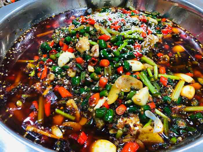 老巷子土鲫鱼(通江店)-"朋友开的,去过几次了.很喜欢这家店的味道.