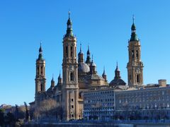 -皮拉尔圣母圣殿主教座堂