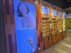 -LOOK眼镜·蔡司依视路配镜(宝山万达店)