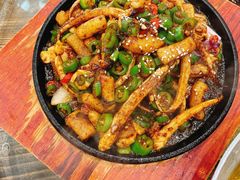 铁板鱿鱼须-八张桌子(老店)