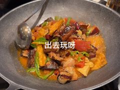 -帅巴人舅母子腊蹄民俗村