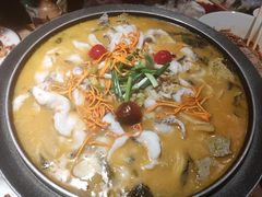 -山城外·非遗酸菜鱼(蜀都万达店)