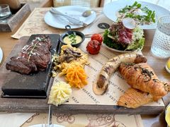 -Mark&Mars Restaurant