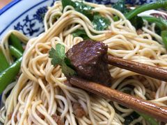 -渝之汇牛肉豌杂面