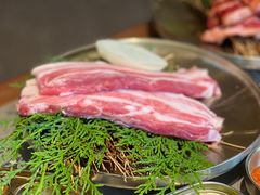 -草家酱蟹炭火烤肉店(珲春南路一店)