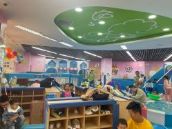 -孩子王童乐园(鹏瑞利青羊广场店)