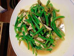 咸菜肉丝炒小黄瓜花-大牌大·传统杭帮菜(湖滨店)