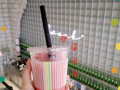 草莓波波（冻）-RWORK·COFFEE(滨江店)