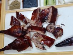 云南脆皮小刀鸭-老滇山寨•云南特色菜•地方菜•民族风情歌舞表演(金碧店)