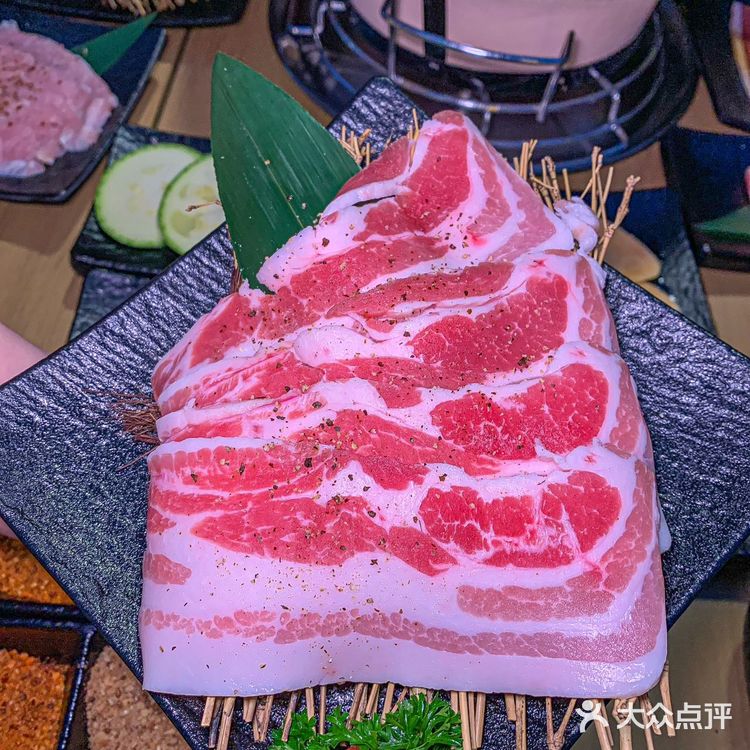 鹅岭二厂有家屋顶烤肉，谁还没有来过？