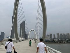 -南京眼步行桥