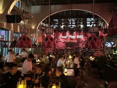-FOUR PLAY BAR
