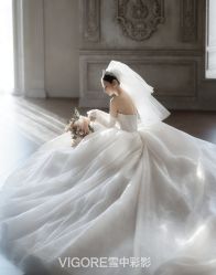 -雪中彩影婚纱摄影·微光艺术中心