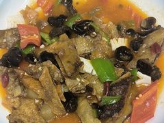 -三江源美食城