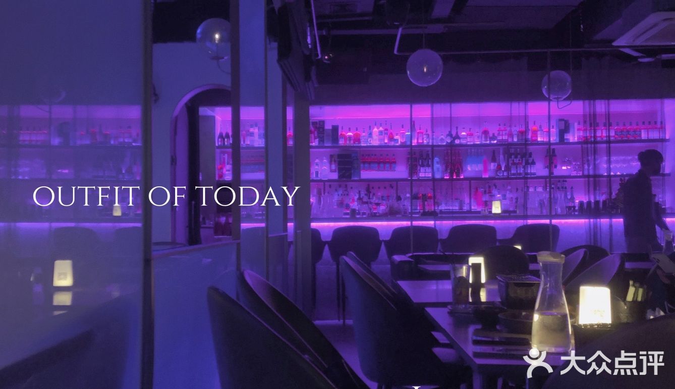 一顿晚饭能有两种享受的西餐厅餐吧