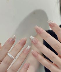 -赢韵美甲美睫瑞士净斑中心
