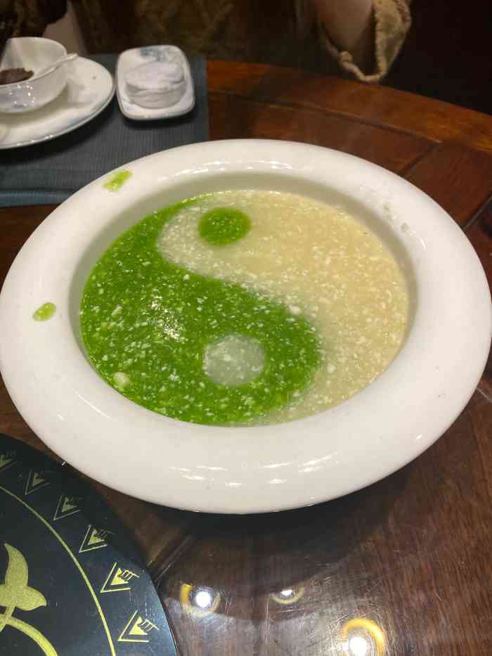 秋萍茶宴(东大名路店)-"一家很古色古香很中式的店…环境非常好…装.