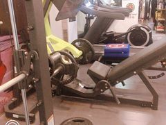 -思迈威健身(积玉桥万达店)