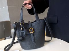 -浙江华贸鞋业服饰城