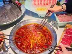 -茅草房·河畔园林火锅