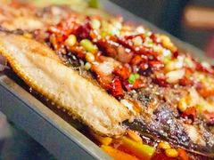 女王味烤鱼-清江鱼-鸣记脆皮烤鱼·海鲜烤鱼(三八广场店)