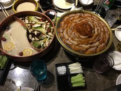 -三人行骨头王火锅(长寿店)