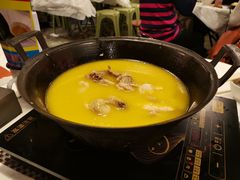 -鲜入围煮花胶鸡海鲜火锅