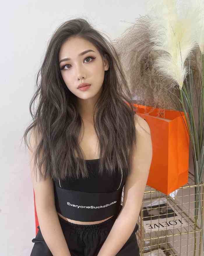 也是第次染这99色系88是比较喜欢60,alex老师染发手艺真的是