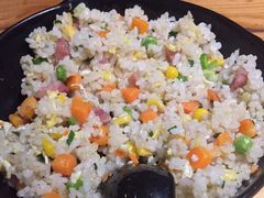 五十酱香炒饭-路边摊小炉子烧烤