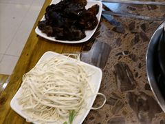 -乳仔牛牦牛汤锅 烤羊排(松潘古城店)