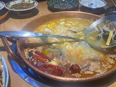 -洱火云南酸菜牛肉火锅(石景山当代商城店)